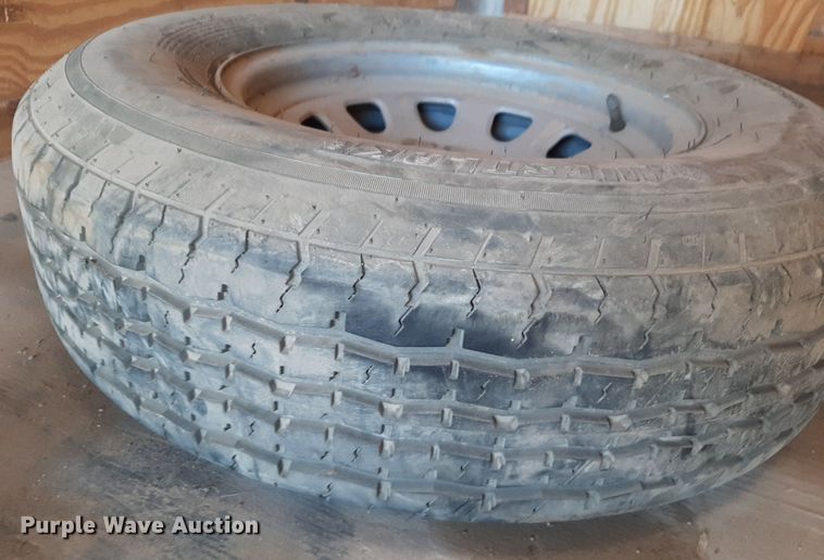 image for item DV9836 2013 Continental  enclosed cargo trailer