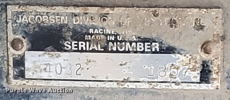 image for item DV9885 Jacobsen SV3422 utility vehicle