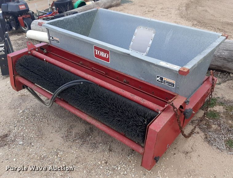 image for item DV9887 Toro 1800 top dresser