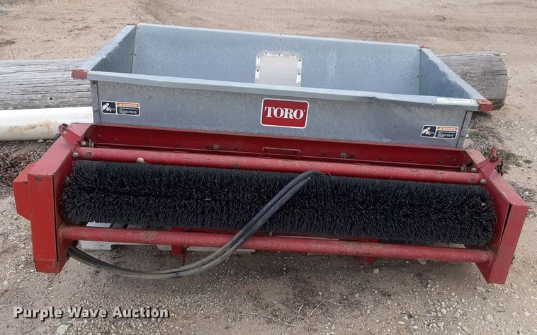 image for item DV9887 Toro 1800 top dresser