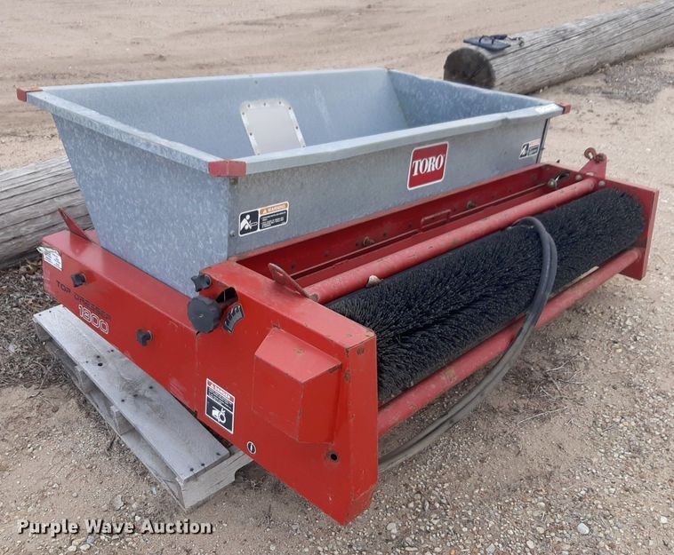 image for item DV9887 Toro 1800 top dresser