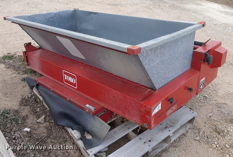 image for item DV9887 Toro 1800 top dresser