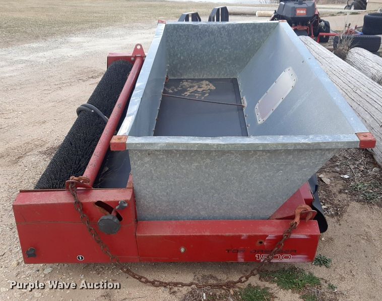 image for item DV9887 Toro 1800 top dresser
