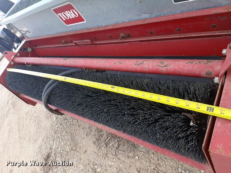 image for item DV9887 Toro 1800 top dresser