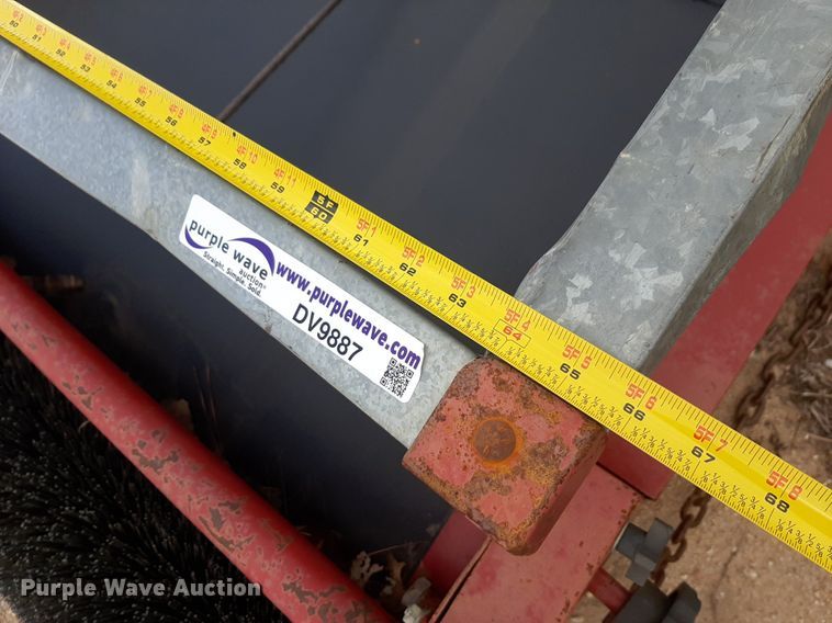 image for item DV9887 Toro 1800 top dresser