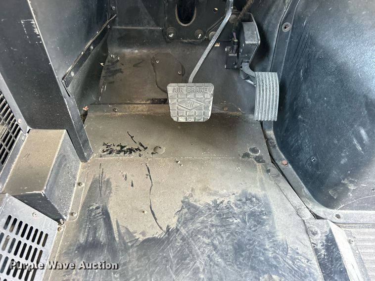 image for item EG1223 2006 International  3000 school bus