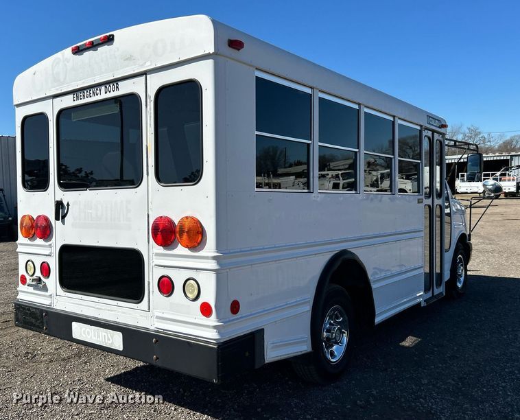 image for item EG1233 2007 Chevrolet  Express 3500 school bus