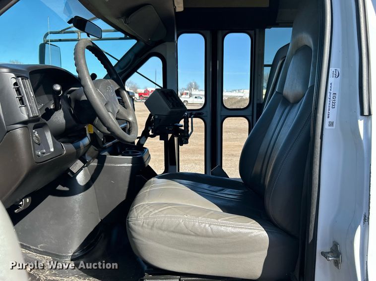 image for item EG1233 2007 Chevrolet  Express 3500 school bus