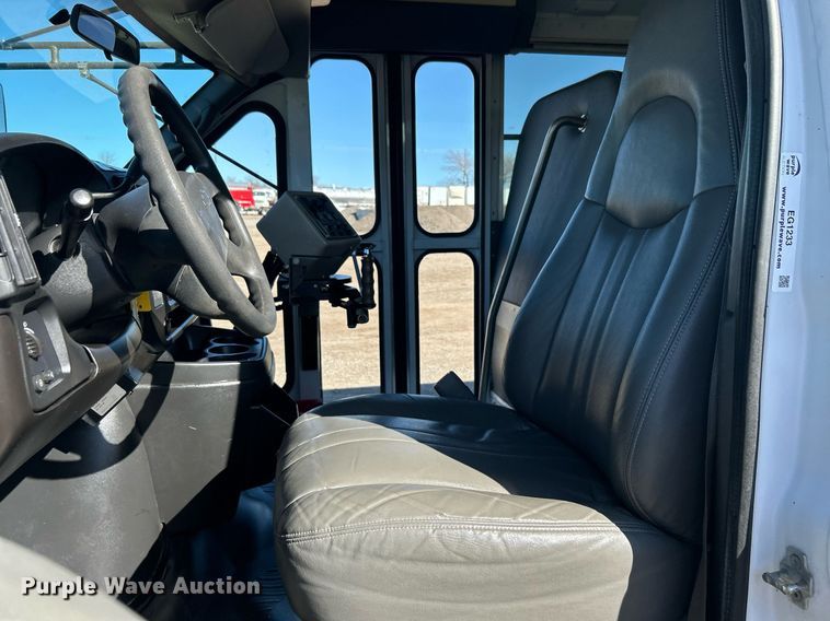 image for item EG1233 2007 Chevrolet  Express 3500 school bus