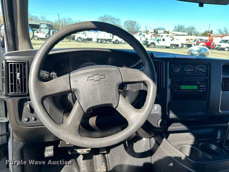 image for item EG1233 2007 Chevrolet  Express 3500 school bus