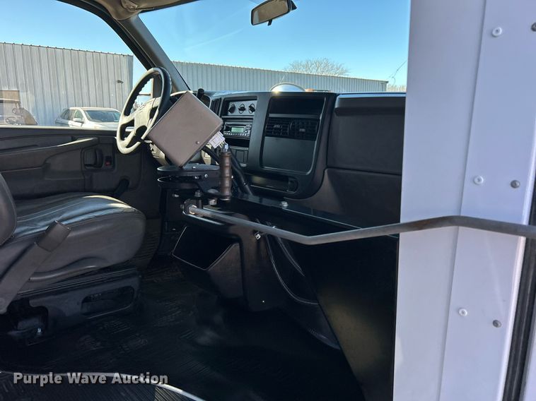 image for item EG1233 2007 Chevrolet  Express 3500 school bus