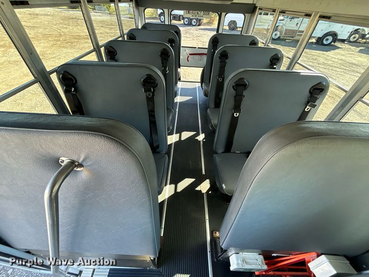 image for item EG1233 2007 Chevrolet  Express 3500 school bus