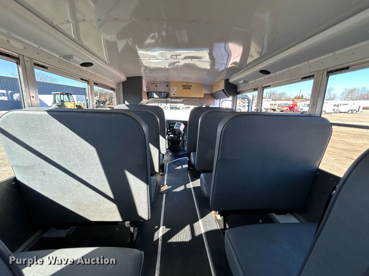 image for item EG1233 2007 Chevrolet  Express 3500 school bus