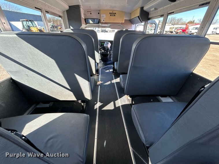 image for item EG1233 2007 Chevrolet  Express 3500 school bus