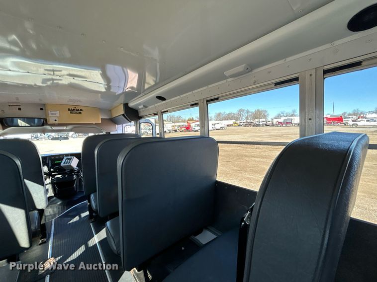 image for item EG1233 2007 Chevrolet  Express 3500 school bus