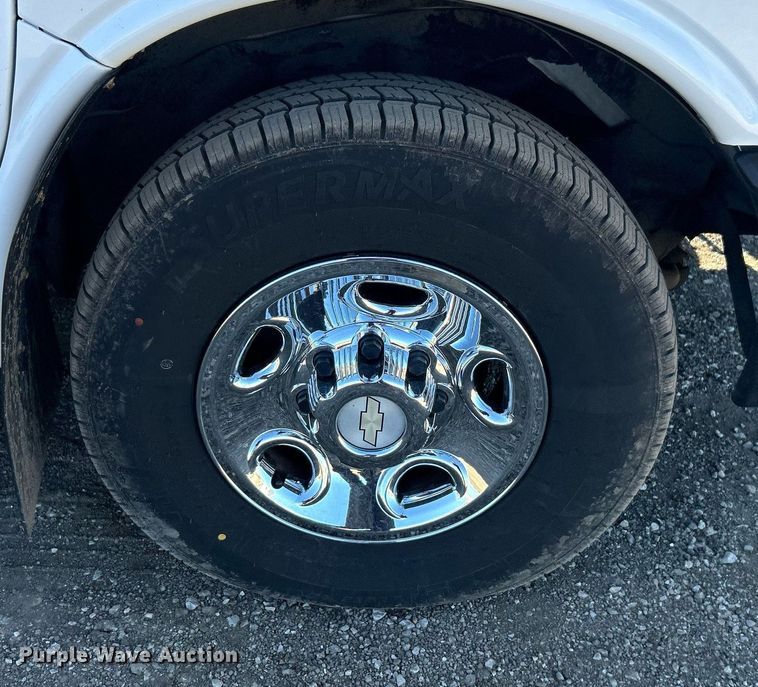 image for item EG1233 2007 Chevrolet  Express 3500 school bus