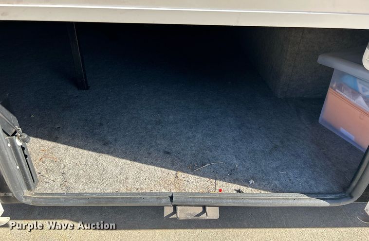 image for item EG1249 2004 Newmar Kountry Star RV