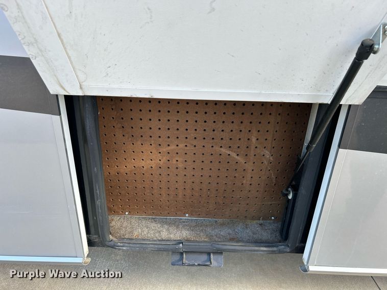 image for item EG1249 2004 Newmar Kountry Star RV