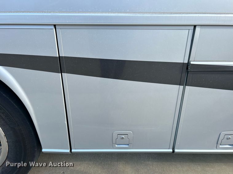 image for item EG1249 2004 Newmar Kountry Star RV