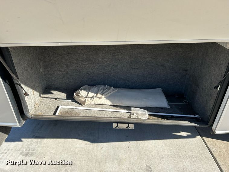 image for item EG1249 2004 Newmar Kountry Star RV