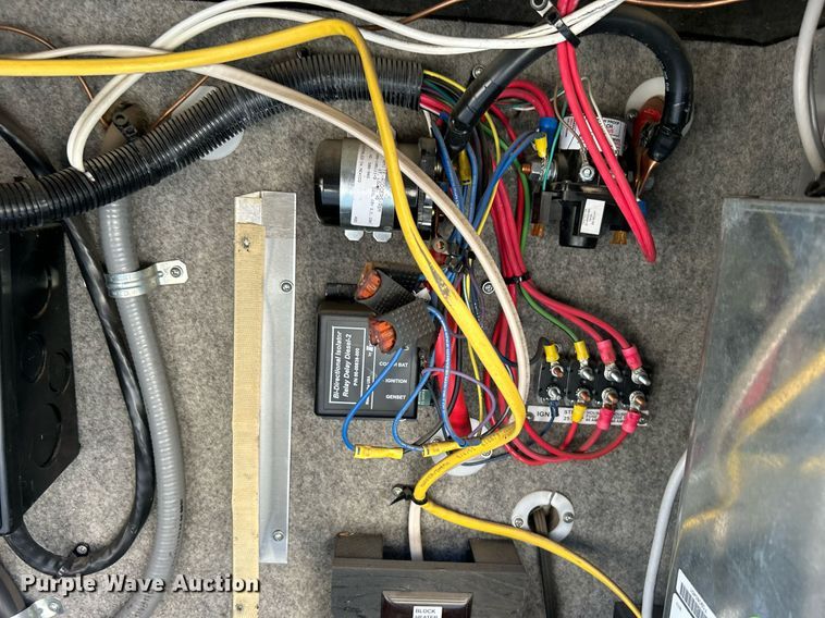 image for item EG1249 2004 Newmar Kountry Star RV