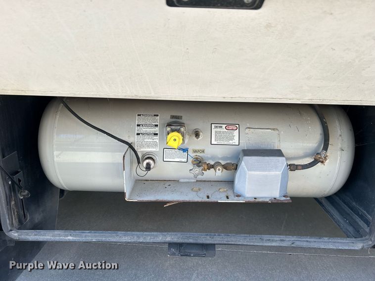 image for item EG1249 2004 Newmar Kountry Star RV