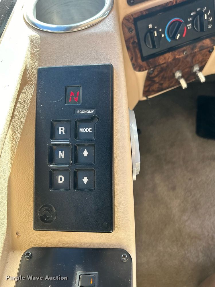 image for item EG1249 2004 Newmar Kountry Star RV