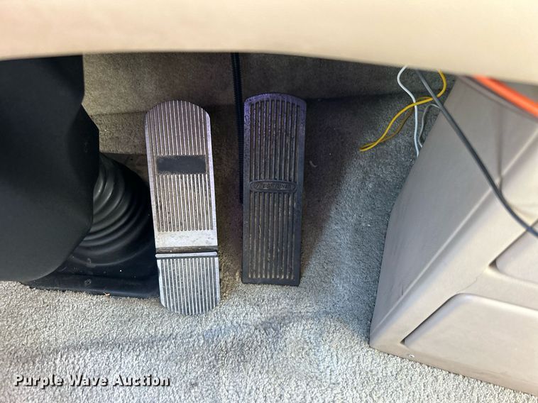 image for item EG1249 2004 Newmar Kountry Star RV