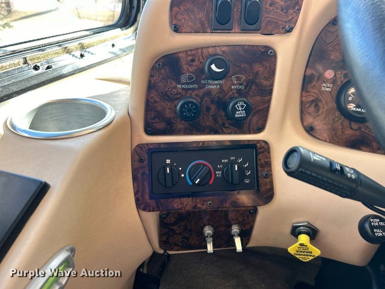 image for item EG1249 2004 Newmar Kountry Star RV