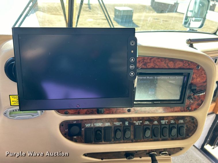 image for item EG1249 2004 Newmar Kountry Star RV