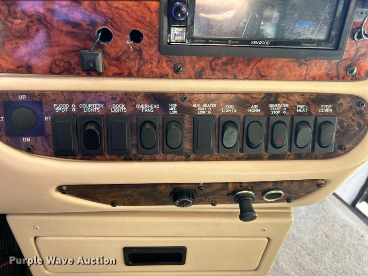 image for item EG1249 2004 Newmar Kountry Star RV