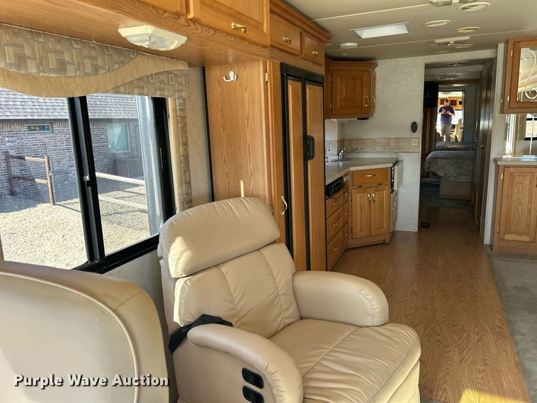 image for item EG1249 2004 Newmar Kountry Star RV