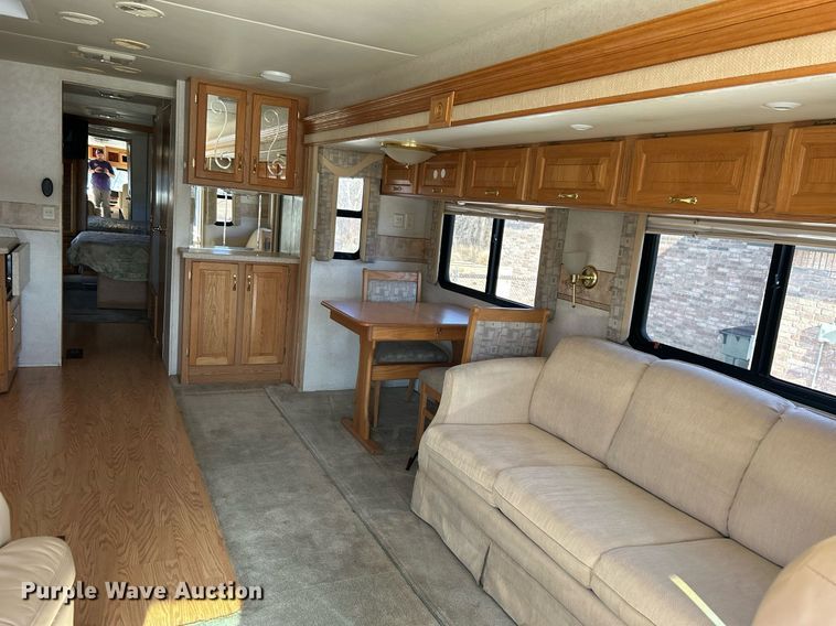 image for item EG1249 2004 Newmar Kountry Star RV