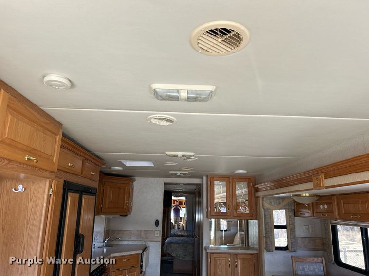 image for item EG1249 2004 Newmar Kountry Star RV