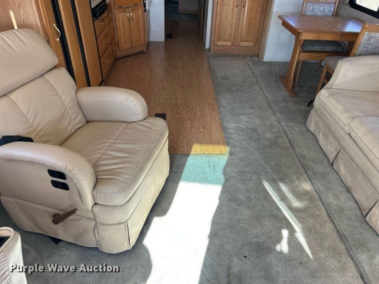 image for item EG1249 2004 Newmar Kountry Star RV