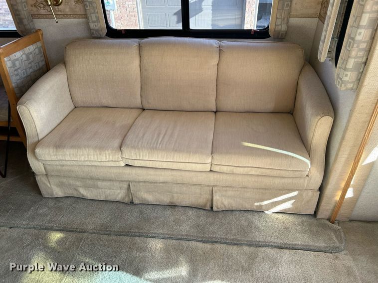 image for item EG1249 2004 Newmar Kountry Star RV