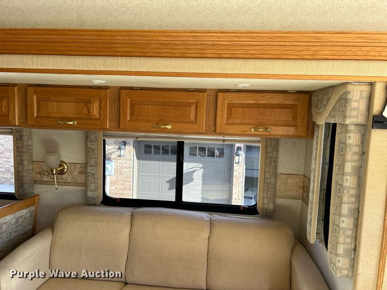 image for item EG1249 2004 Newmar Kountry Star RV