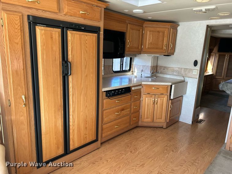 image for item EG1249 2004 Newmar Kountry Star RV