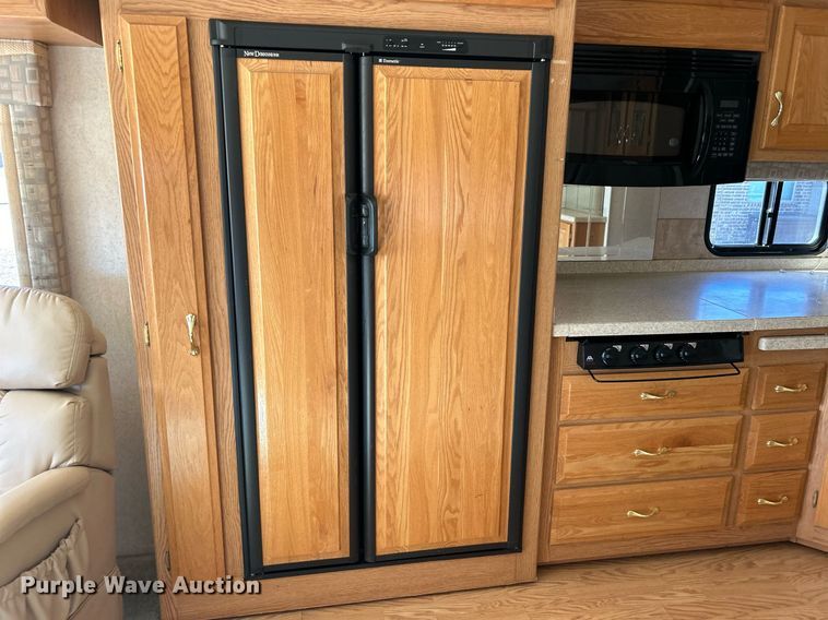 image for item EG1249 2004 Newmar Kountry Star RV