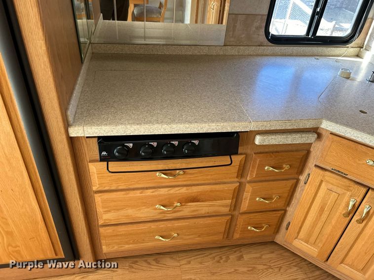 image for item EG1249 2004 Newmar Kountry Star RV