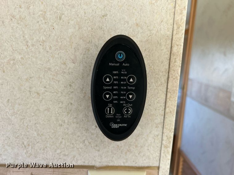 image for item EG1249 2004 Newmar Kountry Star RV