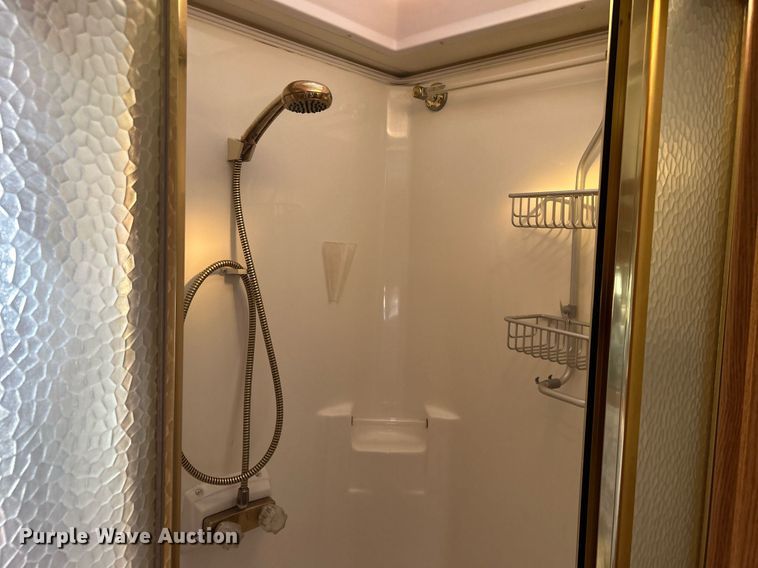 image for item EG1249 2004 Newmar Kountry Star RV