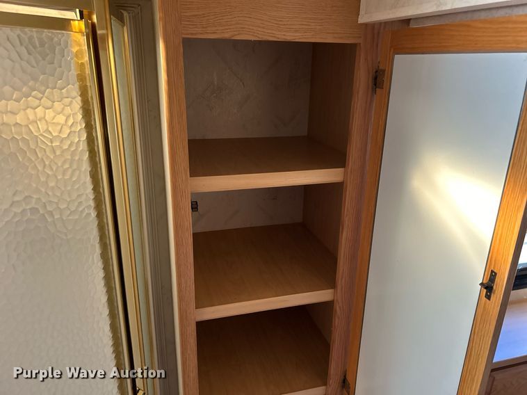 image for item EG1249 2004 Newmar Kountry Star RV