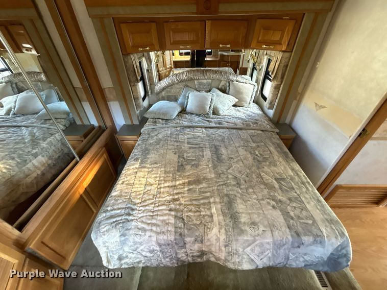 image for item EG1249 2004 Newmar Kountry Star RV