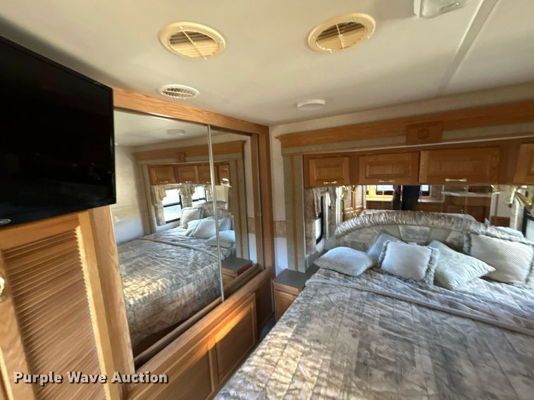 image for item EG1249 2004 Newmar Kountry Star RV