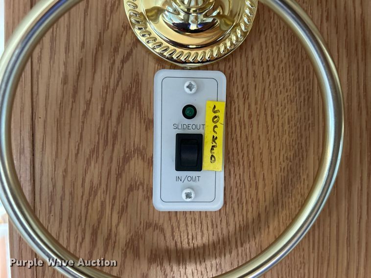 image for item EG1249 2004 Newmar Kountry Star RV