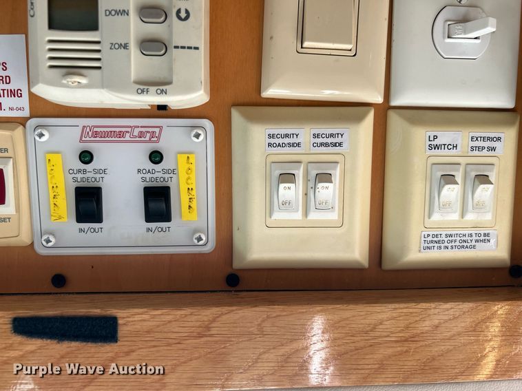 image for item EG1249 2004 Newmar Kountry Star RV