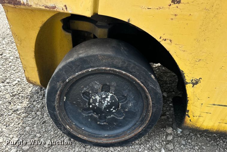 image for item EG1257 Yale GLC050VXNVSE088 forklift