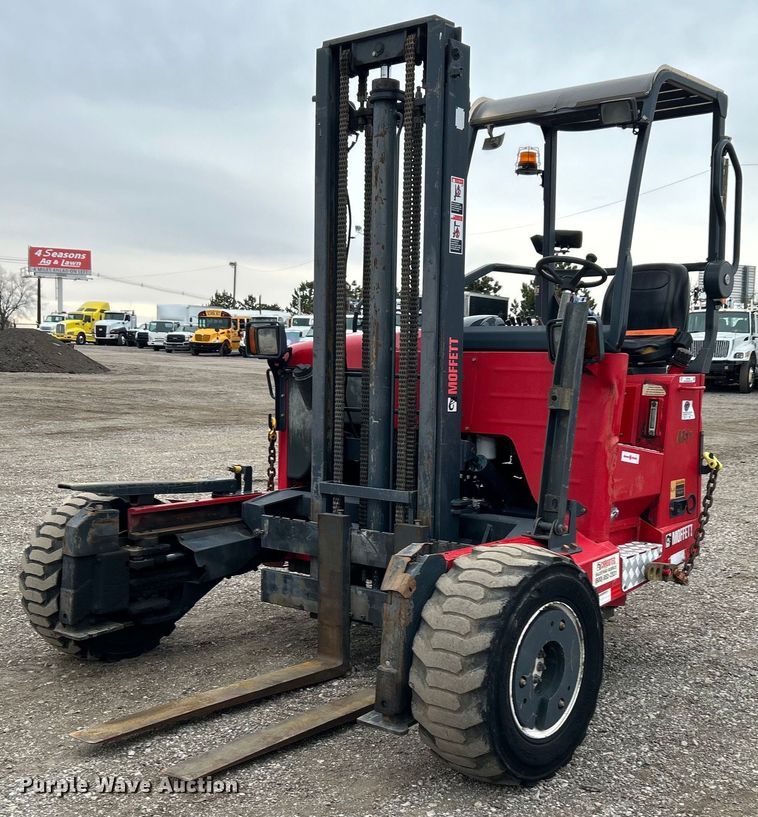 image for item EG1266 2011 Moffett M55.4 forklift