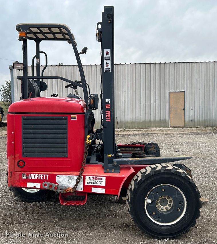 image for item EG1266 2011 Moffett M55.4 forklift